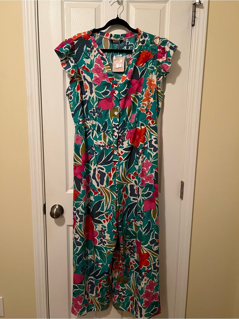 Floral V-Neck Button-Front Jumpsuit 14/16